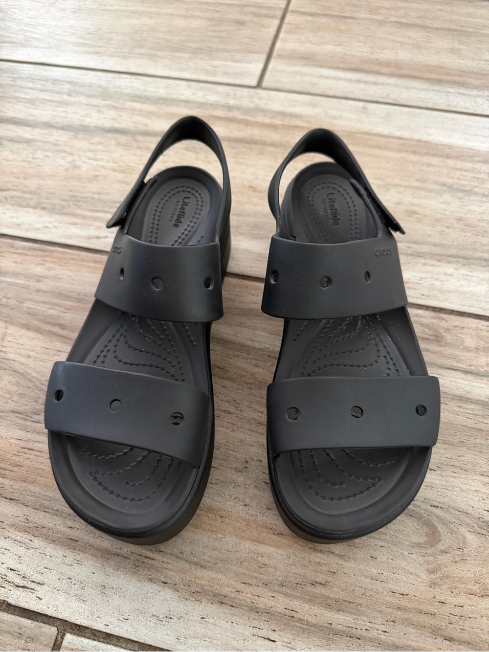 CROCS Women's Black Brooklyn Platform Sandals